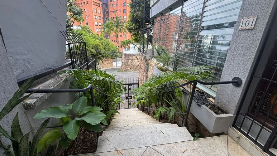 Casa de 4 alcobas en venta en Normandia, Cali, 230 m² · foto 3 de 24