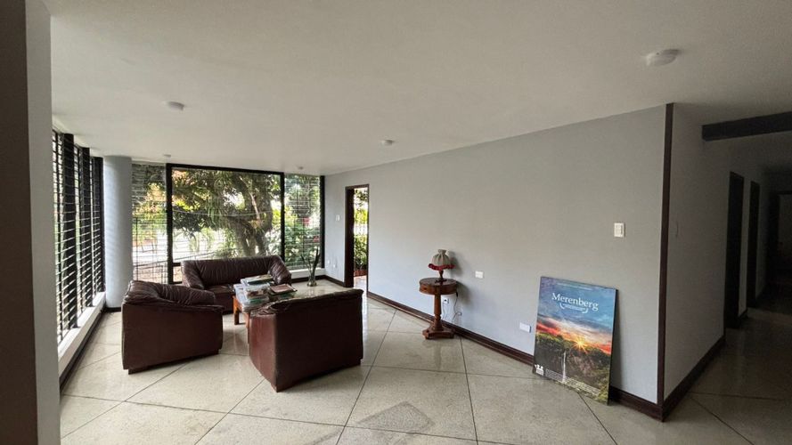 Casa de 4 alcobas en venta en Normandia, Cali, 230 m² · foto 5 de 24