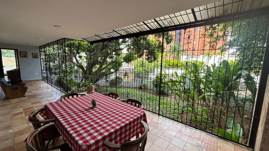 Casa de 4 alcobas en venta en Normandia, Cali, 230 m² · foto 11 de 24