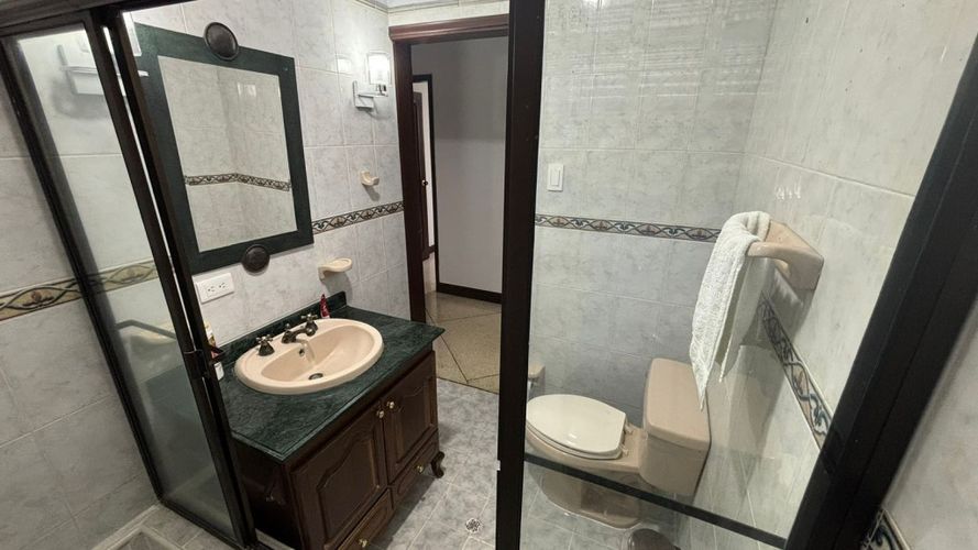 Casa de 4 alcobas en venta en Normandia, Cali, 230 m² · foto 18 de 24