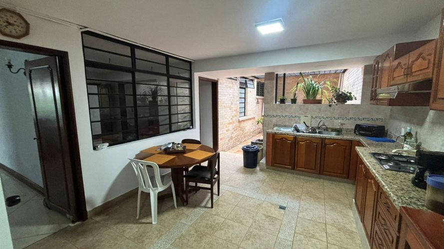 Casa de 4 alcobas en venta en Normandia, Cali, 230 m² · foto 24 de 24