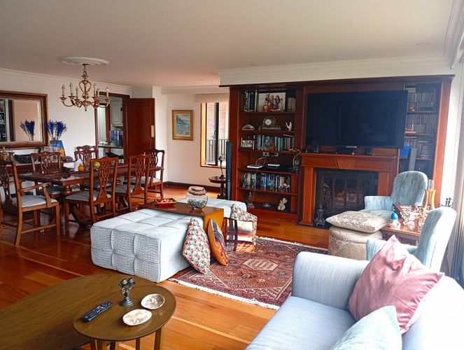 Apartamento de 3 alcobas en venta en Santa Paula, Bogotá, 226 m² · foto 3 de 12