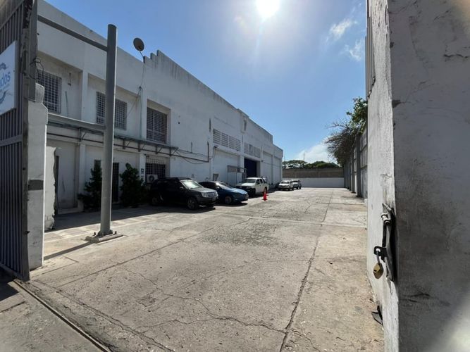 Bodega en venta en El Bosque, Cartagena, 2540 m² · foto 5 de 9