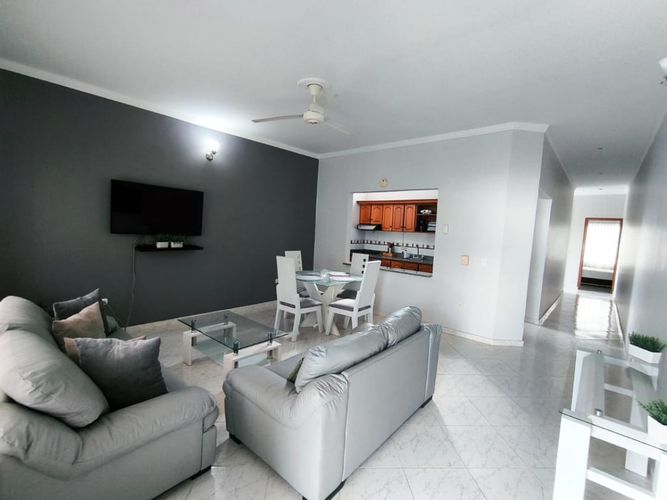 Casa de 7 alcobas en venta en Bello Horizonte, Santa Marta, 1663 m² · foto 4 de 12