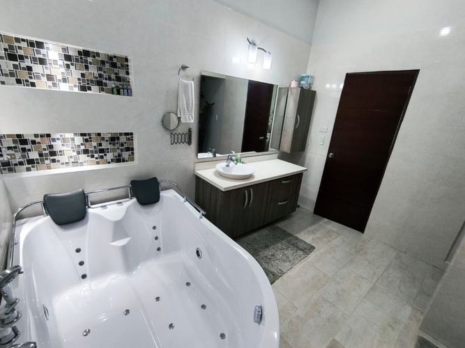 Casa de 7 alcobas en venta en Bello Horizonte, Santa Marta, 1663 m² · foto 12 de 12
