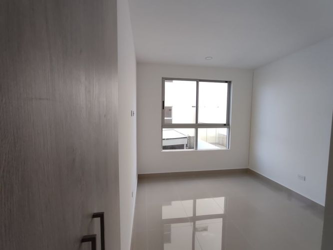 Apartamento de 3 alcobas en venta en El Prado, Soacha, 133 m² · foto 3 de 12
