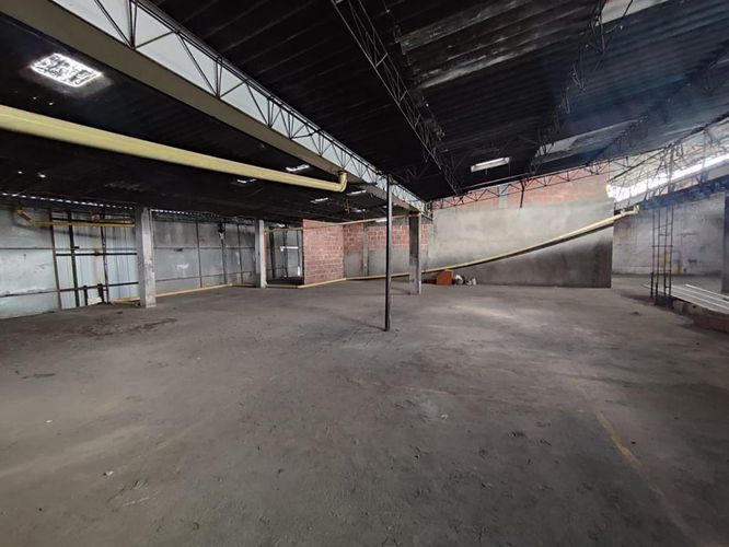 Bodega en arriendo en La Nueva Base, Cali, 450 m² · foto 5 de 9