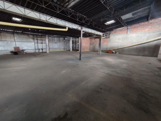 Bodega en arriendo en La Nueva Base, Cali, 450 m² · foto 6 de 9