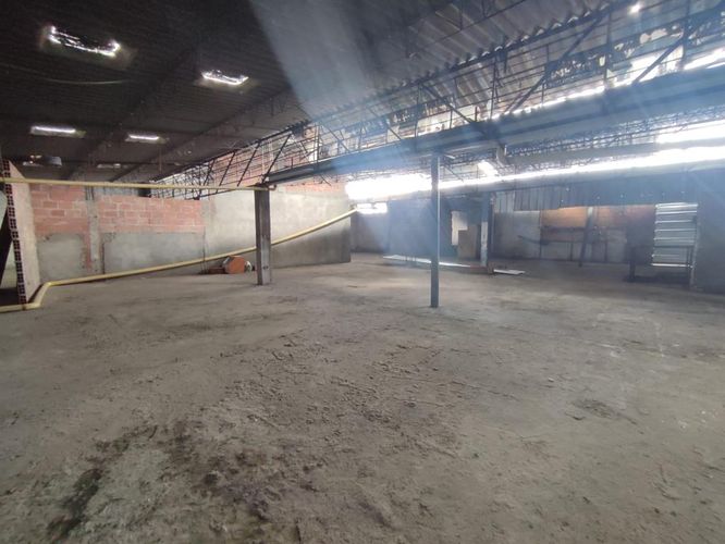 Bodega en arriendo en La Nueva Base, Cali, 450 m² · foto 8 de 9