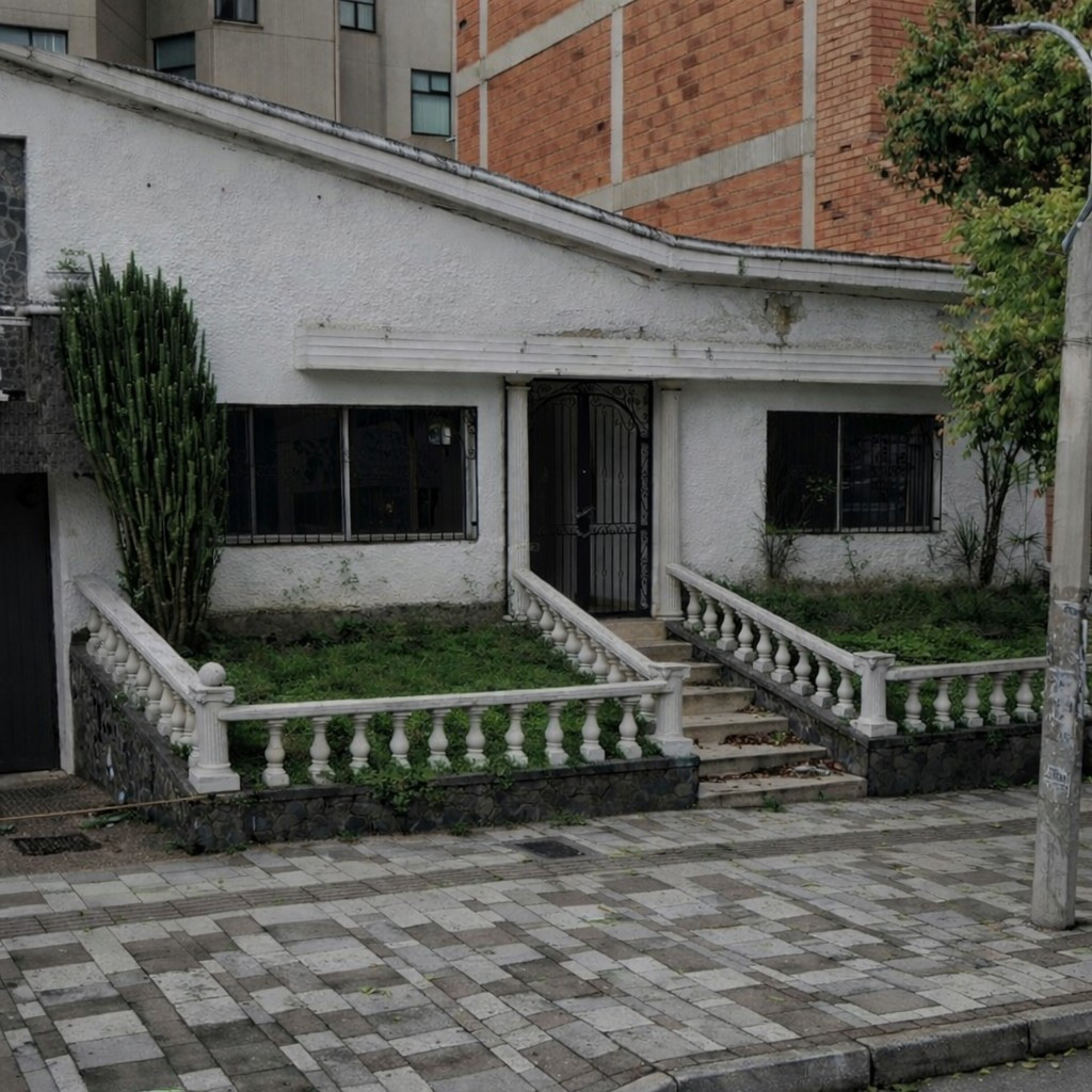 Casa Lote en venta en Laureles, Medellín [No disponible] 2