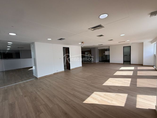 Oficina en arriendo en El Campestre, Medellín, 246 m² · foto 14 de 22
