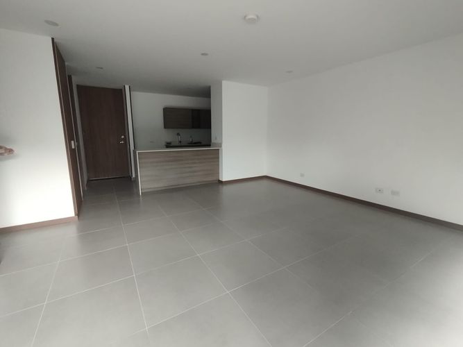 Apartamento de 3 alcobas en arriendo en Loma Del Escobero, Envigado, 101 m² · foto 6 de 17