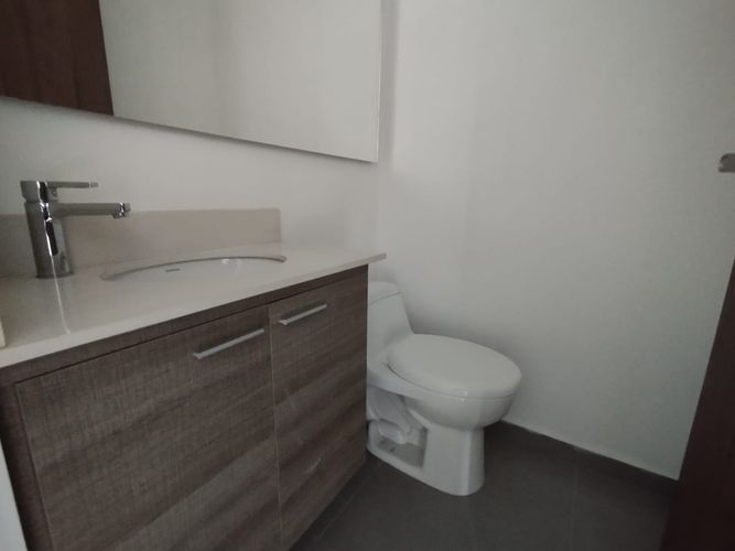 Apartamento de 3 alcobas en arriendo en Loma Del Escobero, Envigado, 101 m² · foto 7 de 17