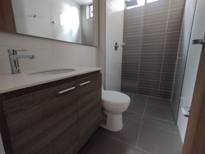 Apartamento de 3 alcobas en arriendo en Loma Del Escobero, Envigado, 101 m² · foto 11 de 17
