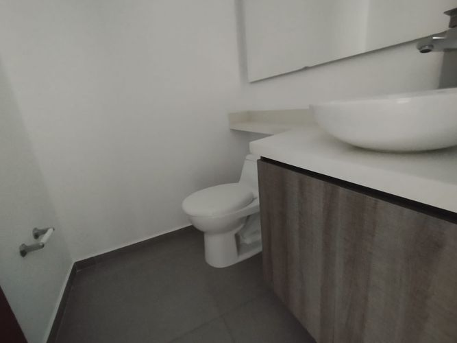 Apartamento de 3 alcobas en arriendo en Loma Del Escobero, Envigado, 135 m² · foto 5 de 19