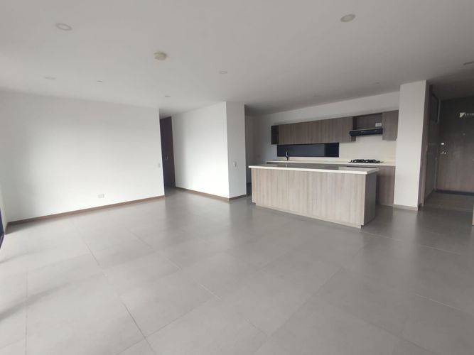 Apartamento de 3 alcobas en arriendo en Loma Del Escobero, Envigado, 135 m² · foto 6 de 19