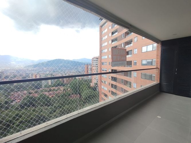 Apartamento de 3 alcobas en arriendo en Loma Del Escobero, Envigado, 135 m² · foto 7 de 19