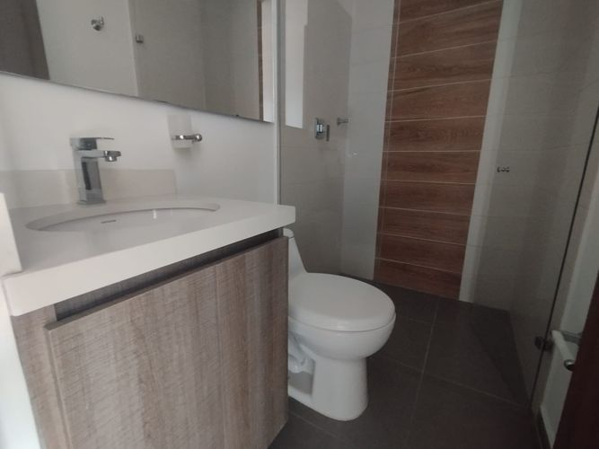 Apartamento de 3 alcobas en arriendo en Loma Del Escobero, Envigado, 135 m² · foto 11 de 19