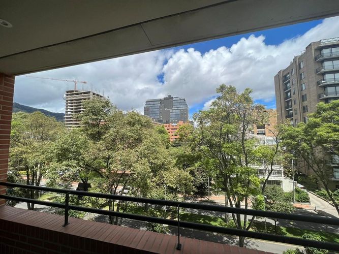 Apartamento en venta en Chico, Bogotá · foto 2 de 20