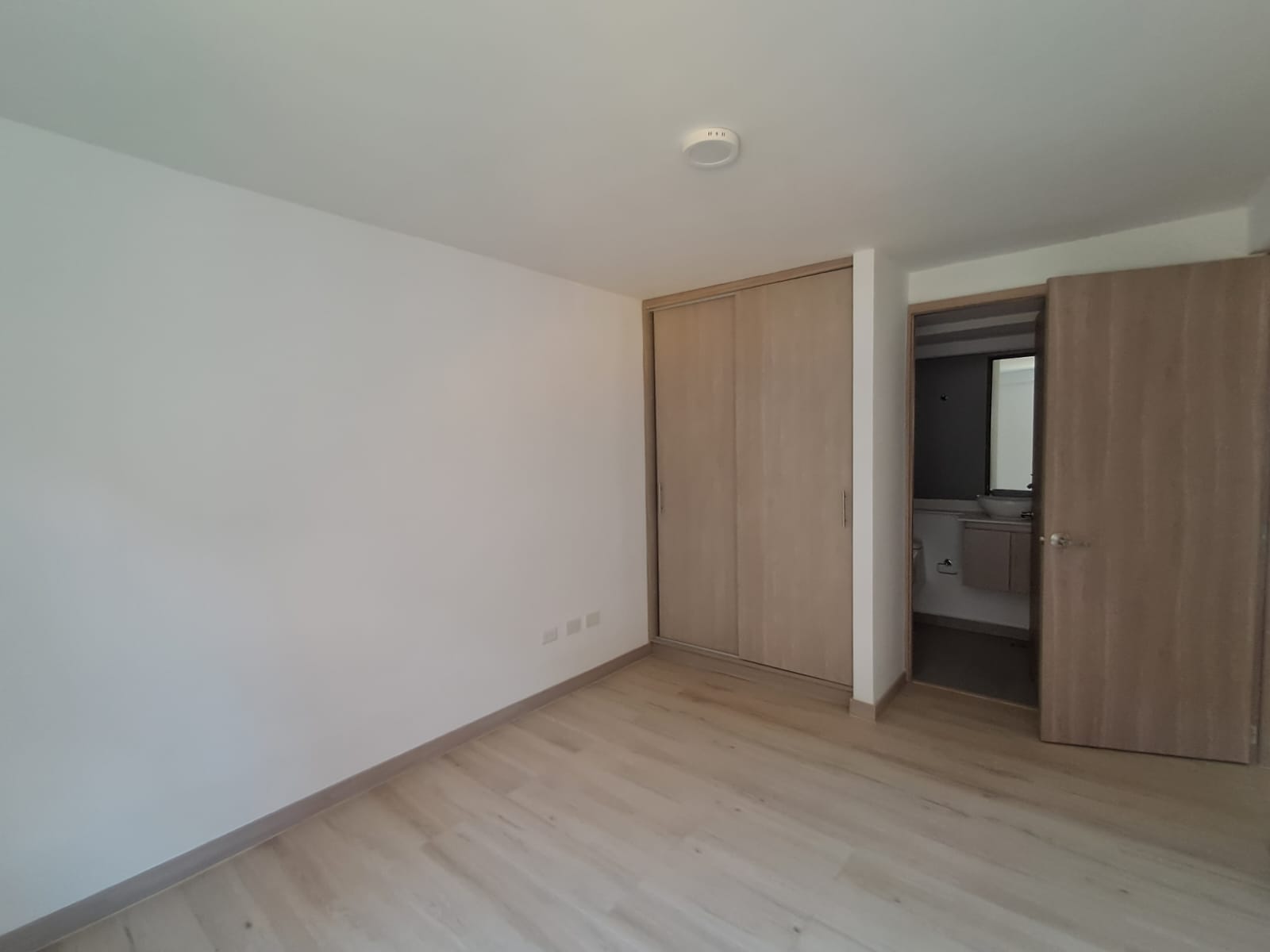 Apartamento en arriendo en Los Colegios, Rionegro · foto 5 de 9
