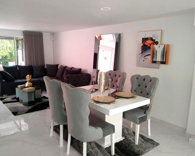 Casa de 3 alcobas en venta en El Poblado, Medellín, 230 m² · foto 3 de 13