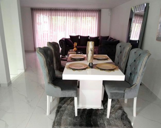 Casa de 3 alcobas en venta en El Poblado, Medellín, 230 m² · foto 4 de 13
