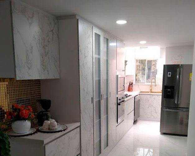 Casa de 3 alcobas en venta en El Poblado, Medellín, 230 m² · foto 2 de 13