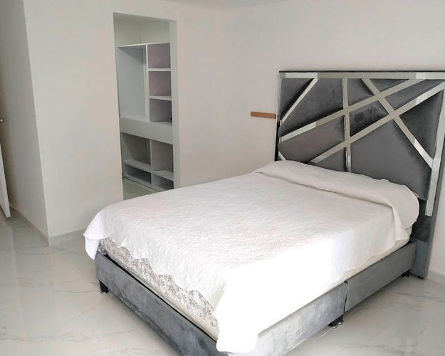 Casa de 3 alcobas en venta en El Poblado, Medellín, 230 m² · foto 9 de 13