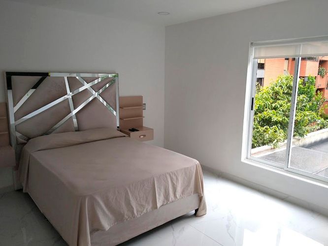 Casa de 3 alcobas en venta en El Poblado, Medellín, 230 m² · foto 8 de 13