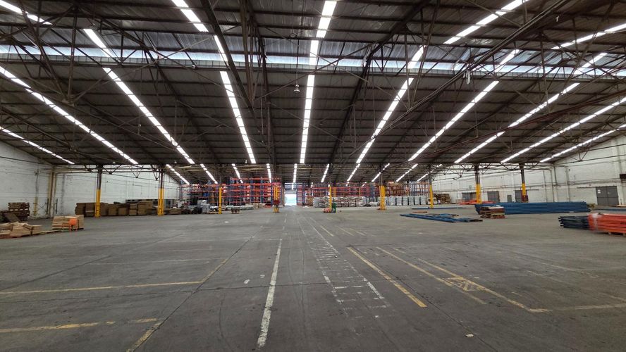 Bodega en arriendo en Salomia, Cali, 4200 m² · foto 14 de 24