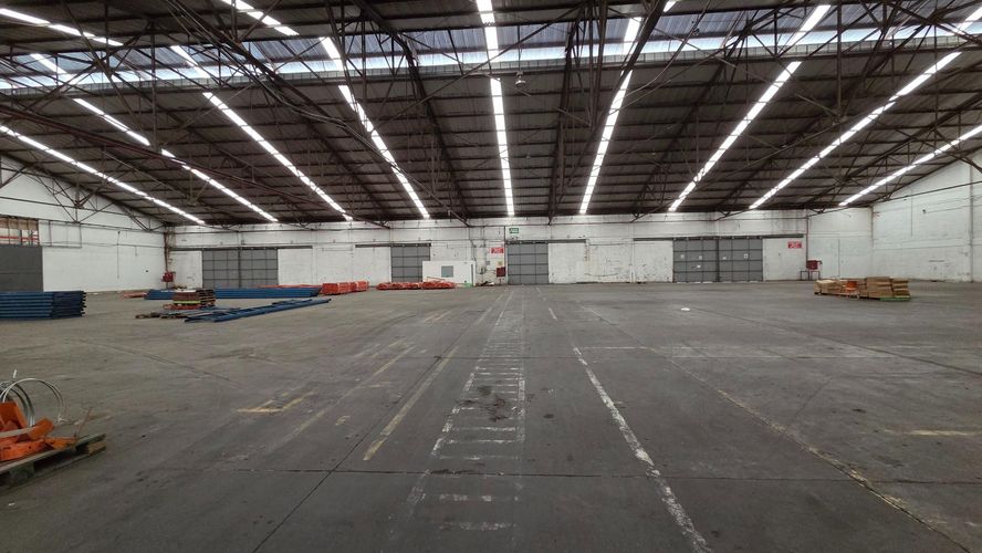 Bodega en arriendo en Salomia, Cali, 4200 m² · foto 18 de 24