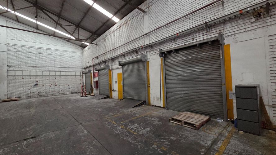 Bodega en arriendo en Salomia, Cali, 4200 m² · foto 2 de 24