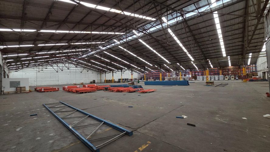 Bodega en arriendo en Salomia, Cali, 4200 m² · foto 16 de 24