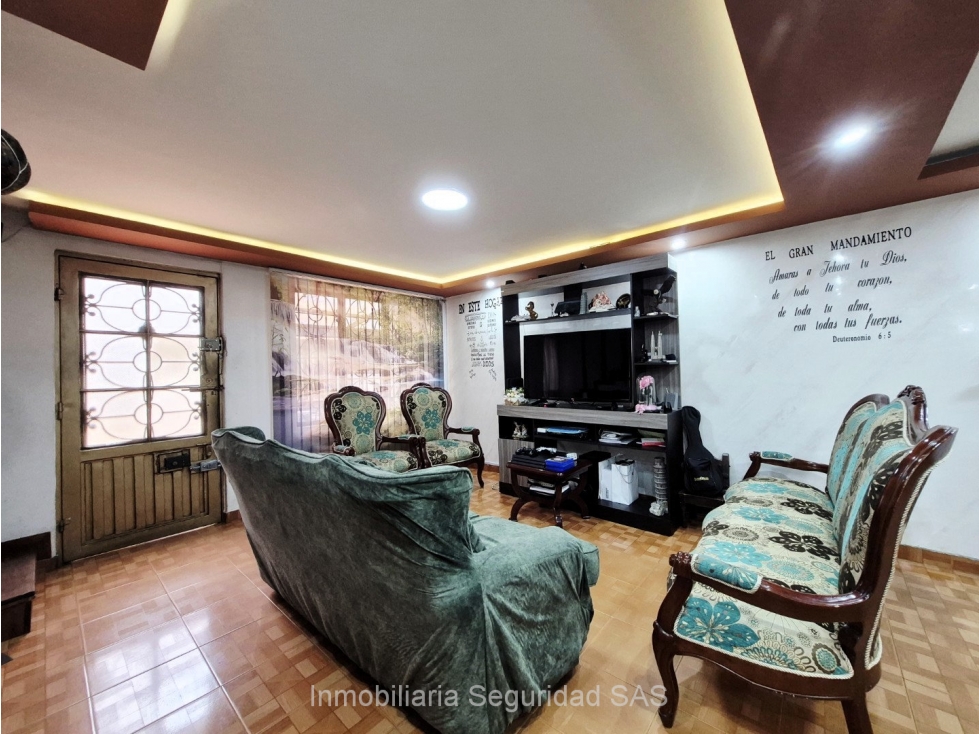 Casa en venta en Carvajal, Bogotá · foto 3 de 17