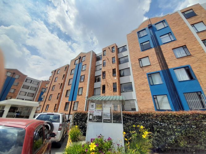 Apartamento de 3 alcobas en venta en Plaza De Las Américas, Bogotá, 72 m² · foto 2 de 18