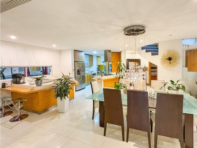 Casa de 3 alcobas en venta en Tierra Prometida, Envigado, 300 m² · foto 2 de 21