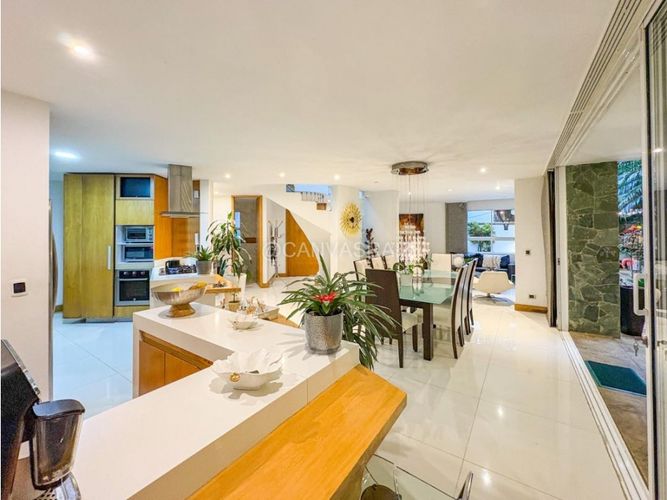 Casa de 3 alcobas en venta en Tierra Prometida, Envigado, 300 m² · foto 3 de 21