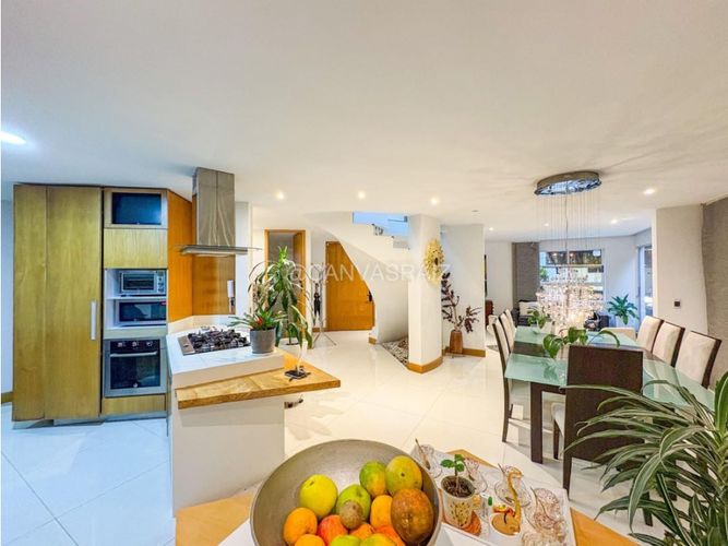 Casa de 3 alcobas en venta en Tierra Prometida, Envigado, 300 m² · foto 4 de 21
