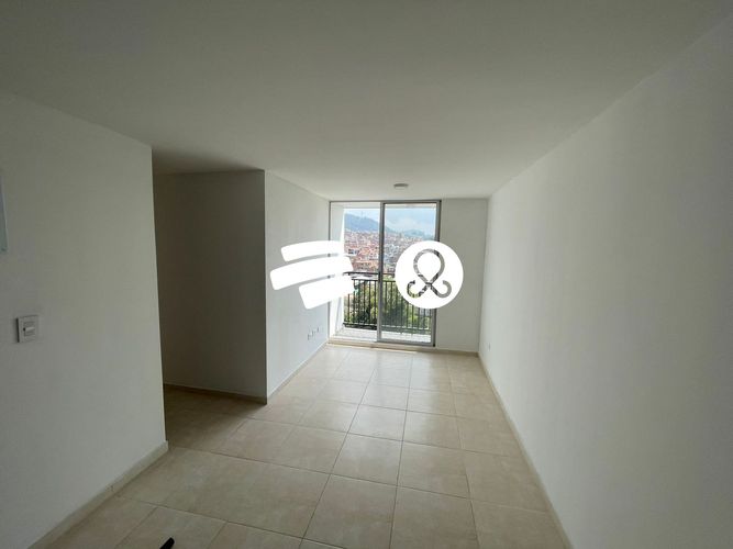 Apartamento de 3 alcobas en venta en El Carmen De Viboral, El Carmen de Viboral, 55 m² · foto 2 de 12
