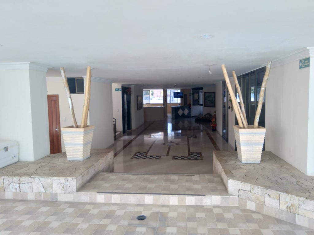 Apartamento en venta en Rodadero, Santa Marta · foto 2 de 12