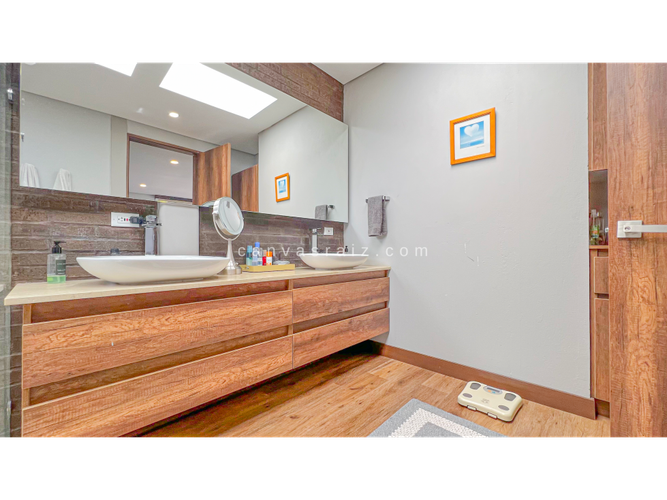Casa de 5 alcobas en venta en Guamito, La Ceja, 484 m² · foto 13 de 21
