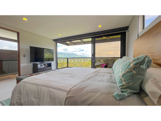 Casa de 5 alcobas en venta en Guamito, La Ceja, 484 m² · foto 15 de 21