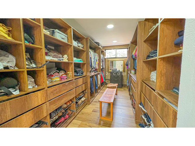 Casa de 5 alcobas en venta en Guamito, La Ceja, 484 m² · foto 17 de 21
