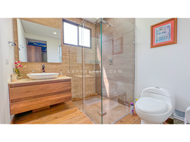 Casa de 5 alcobas en venta en Guamito, La Ceja, 484 m² · foto 18 de 21