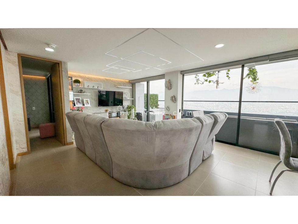 Apartment for sale in El Poblado, Medellín 3