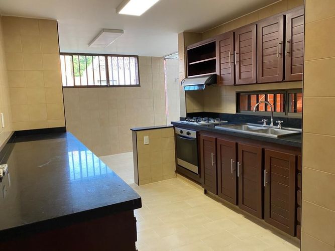 Casa de 4 alcobas en venta en Ciudad Jardin, Cali, 282 m² · foto 4 de 10