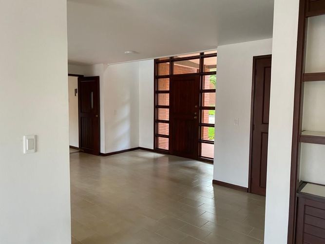 Casa de 4 alcobas en venta en Ciudad Jardin, Cali, 282 m² · foto 6 de 10