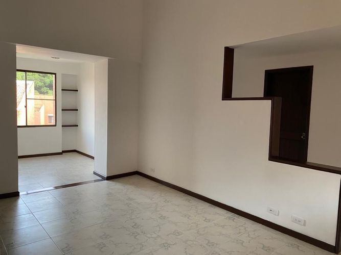 Casa de 4 alcobas en venta en Ciudad Jardin, Cali, 282 m² · foto 7 de 10