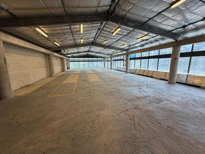 Local en venta en La Castellana, Medellín, 926 m² · foto 9 de 10