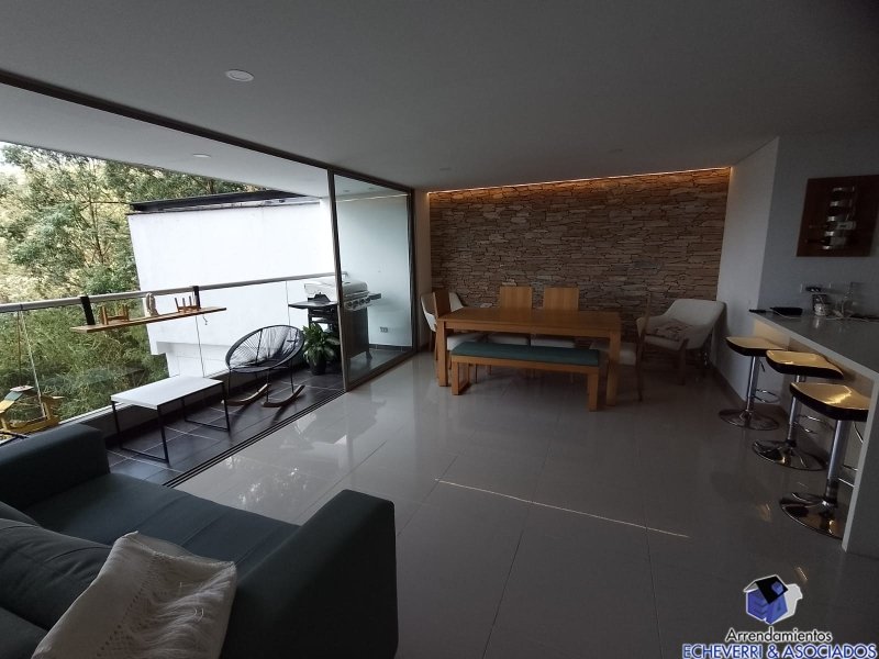 Apartamento en venta en Loma Del Esmeraldal, Envigado · foto 2 de 11